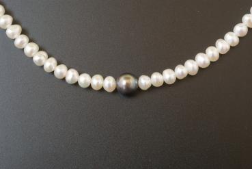 Perlenkette Süsswasserperlen Weiss /Anthrazit 4,0mm