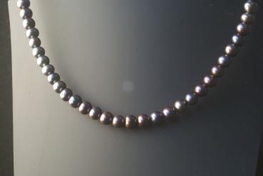 Perlenkette Süsswasserperlen anthrazit 6,5 mm