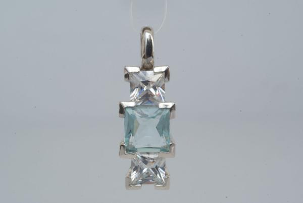 Anhänger mit Zirkonia 8mm Hellblau Silber 925